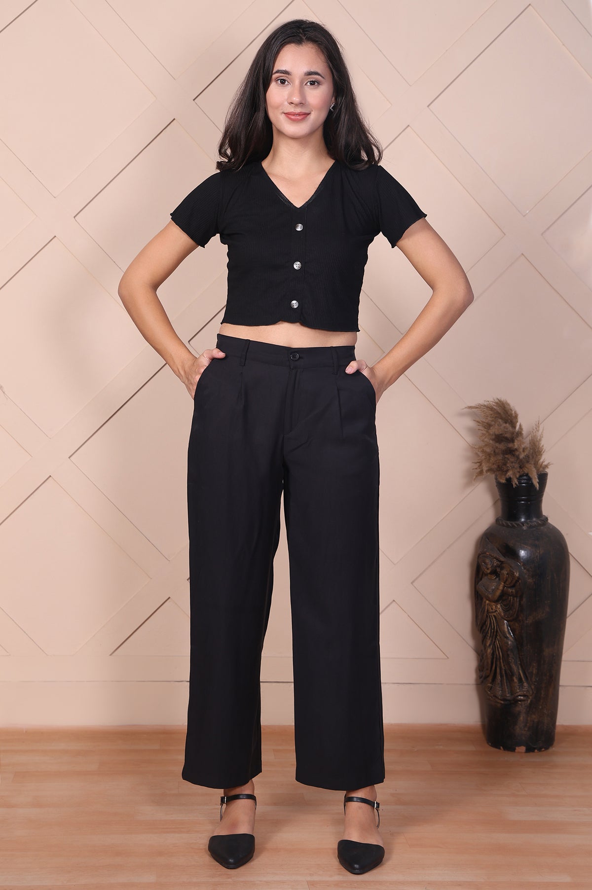 Elleven Women's Black Solid High Rise Ankle Length Wide Leg Boss Pants - XS