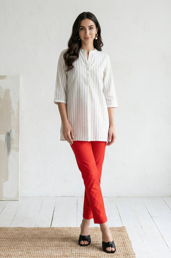 Elleven Women's Red Solid Cotton Blend Slim Fit Ankle Length Trousers