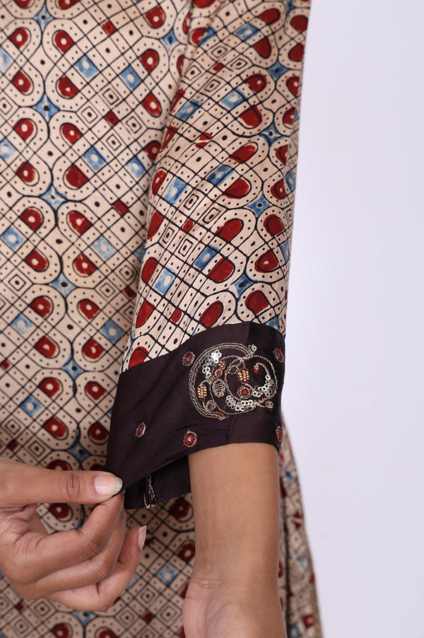 Beige Geometric Printed Sequins Satin Straight Kurta