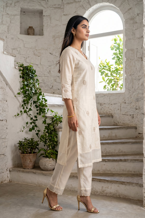 Off White Zari Embroidered Cotton Silk Straight Kurta