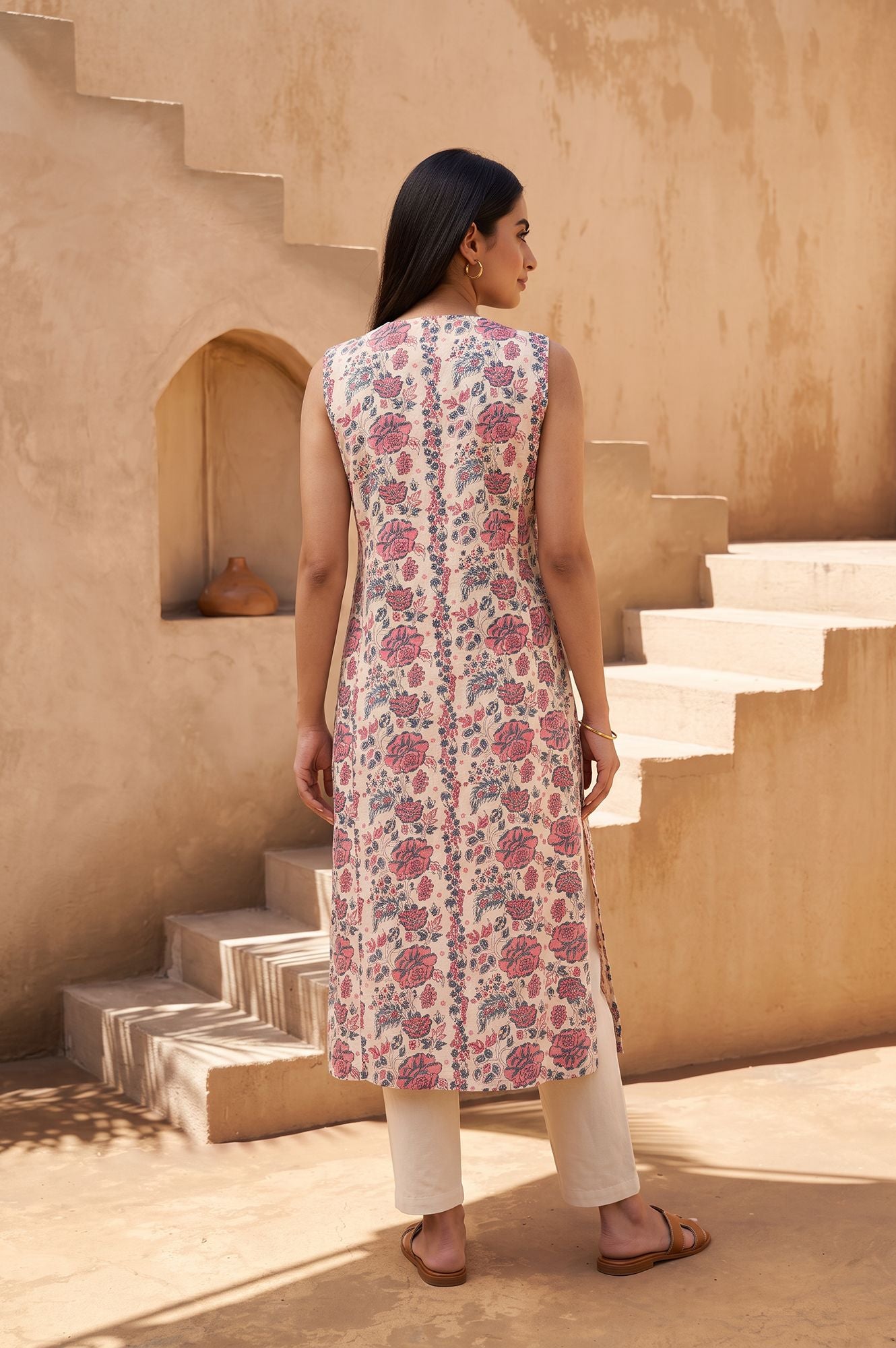 Off White Block Printed Sleeveless Pure Cotton Straight Kurta
