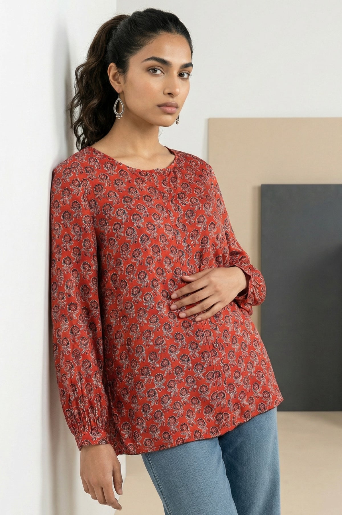 Red Block Floral Printed Satin Straight Top - XS