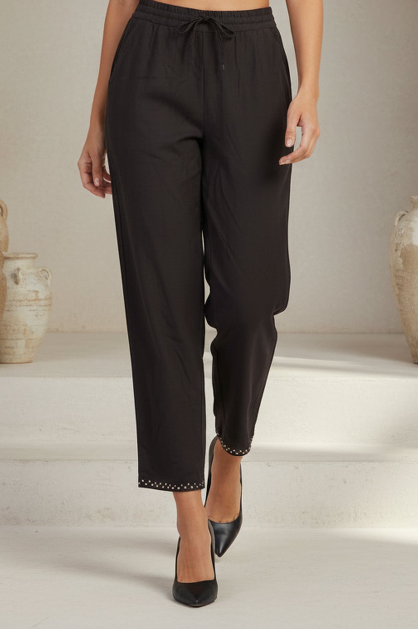 Black Solid Cotton Blend Ankle Length Mid Rise Straight Pants