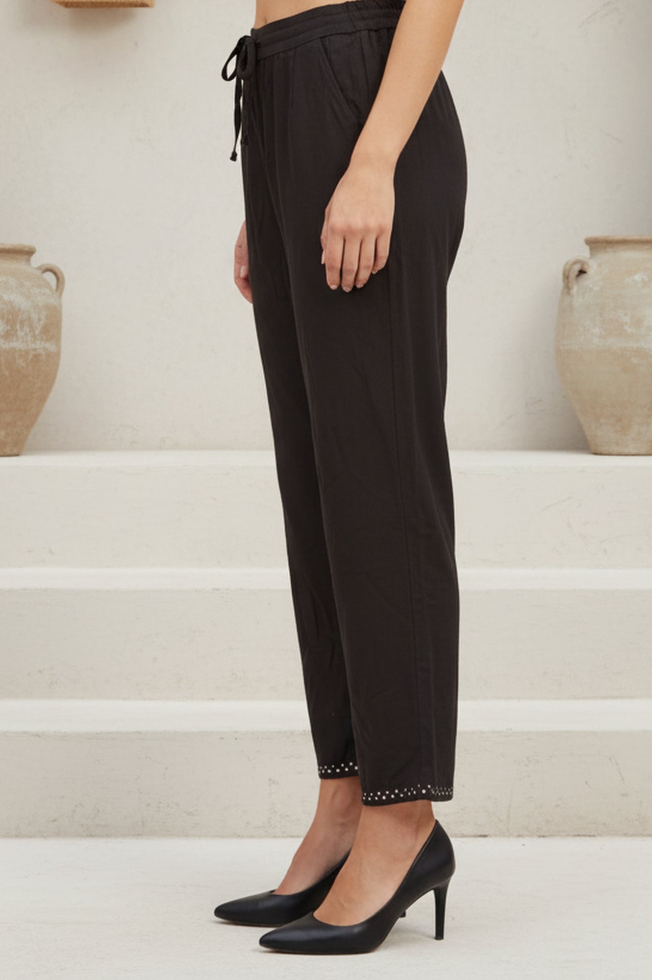 Black Solid Cotton Blend Ankle Length Mid Rise Straight Pants