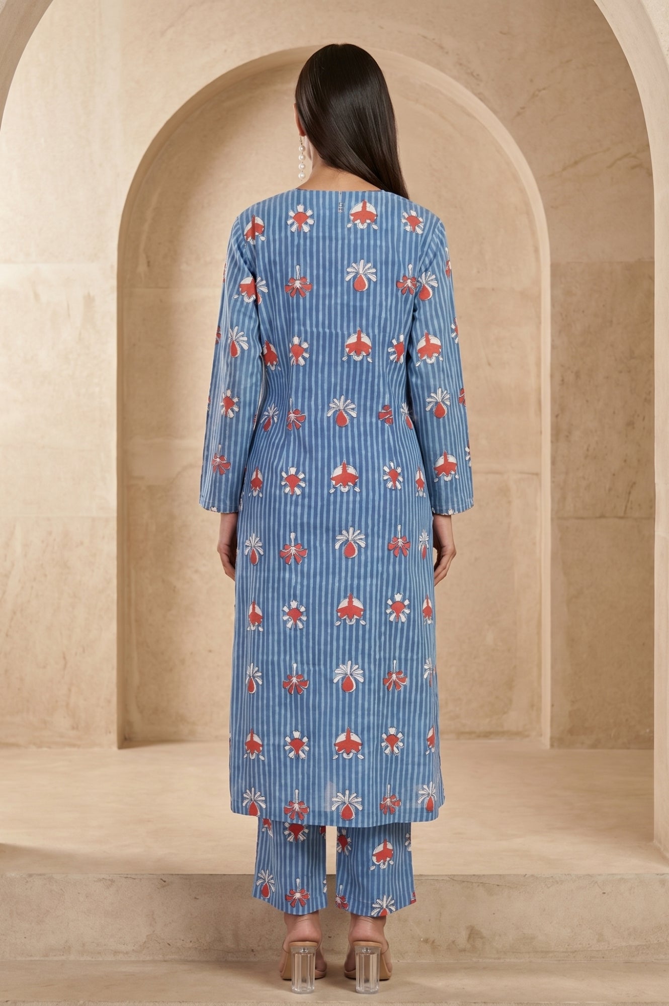 Blue Floral Printed Pure Cotton Straight Kurta with Straight Pants Set