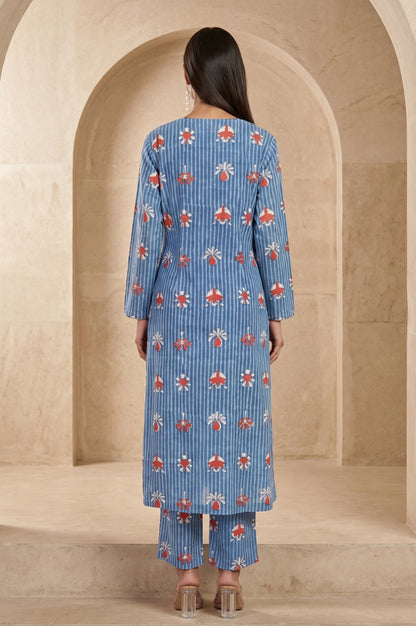 Blue Floral Printed Pure Cotton Straight Kurta with Straight Pants Set