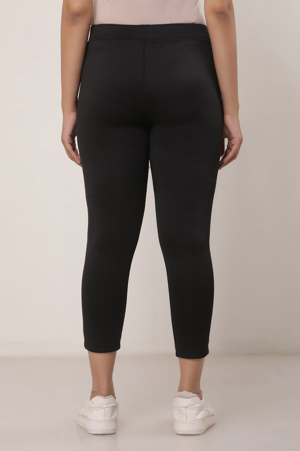 Elleven Women's Black Solid Skinny Fit Calf Length Mid Rise Tights