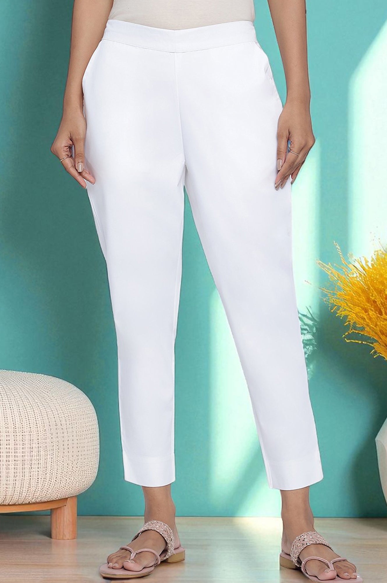 White Solid Heavy Poplin Trousers in Ankle Length