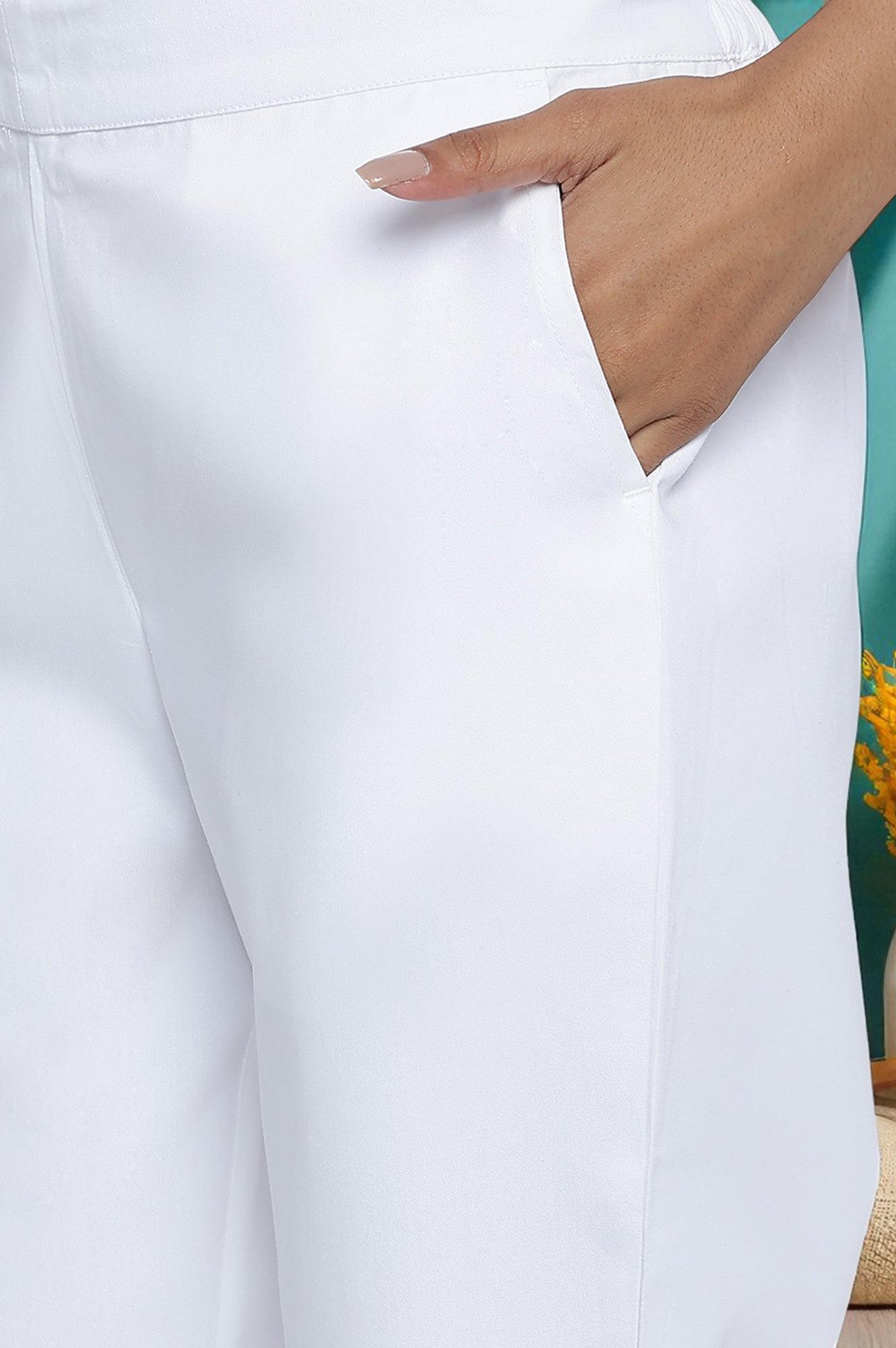 White Solid Heavy Poplin Trousers in Ankle Length