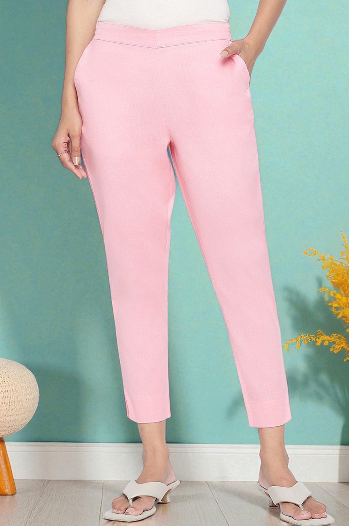 Elleven Women's Pink Solid Cotton Flax Trousers in Ankle Length - S