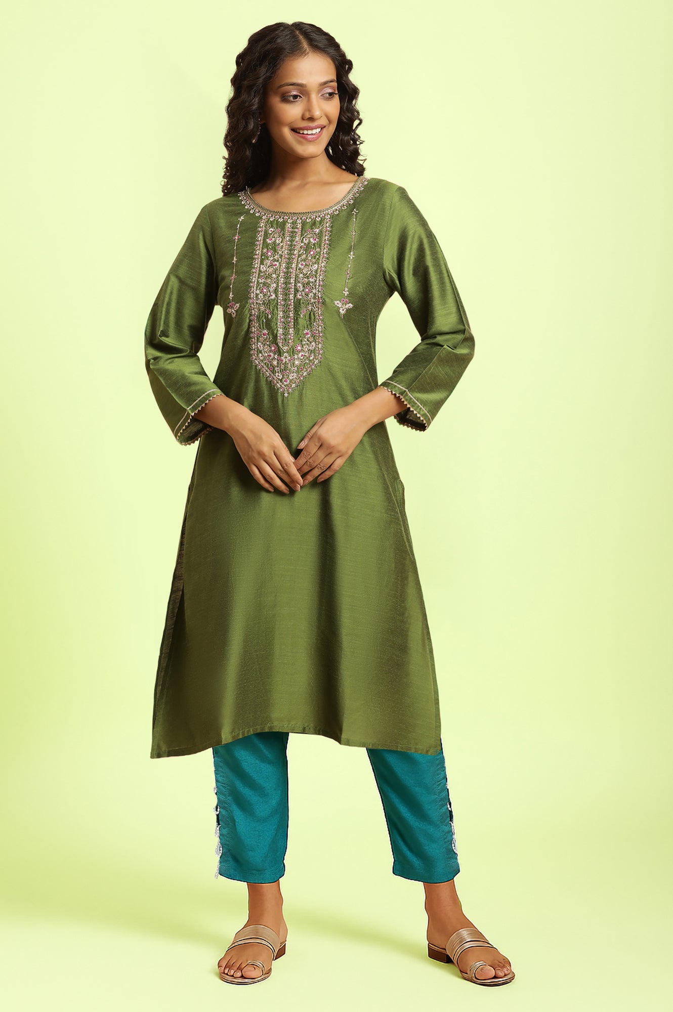 Green Solid Printed Straight Kurta with Slim Pant Set