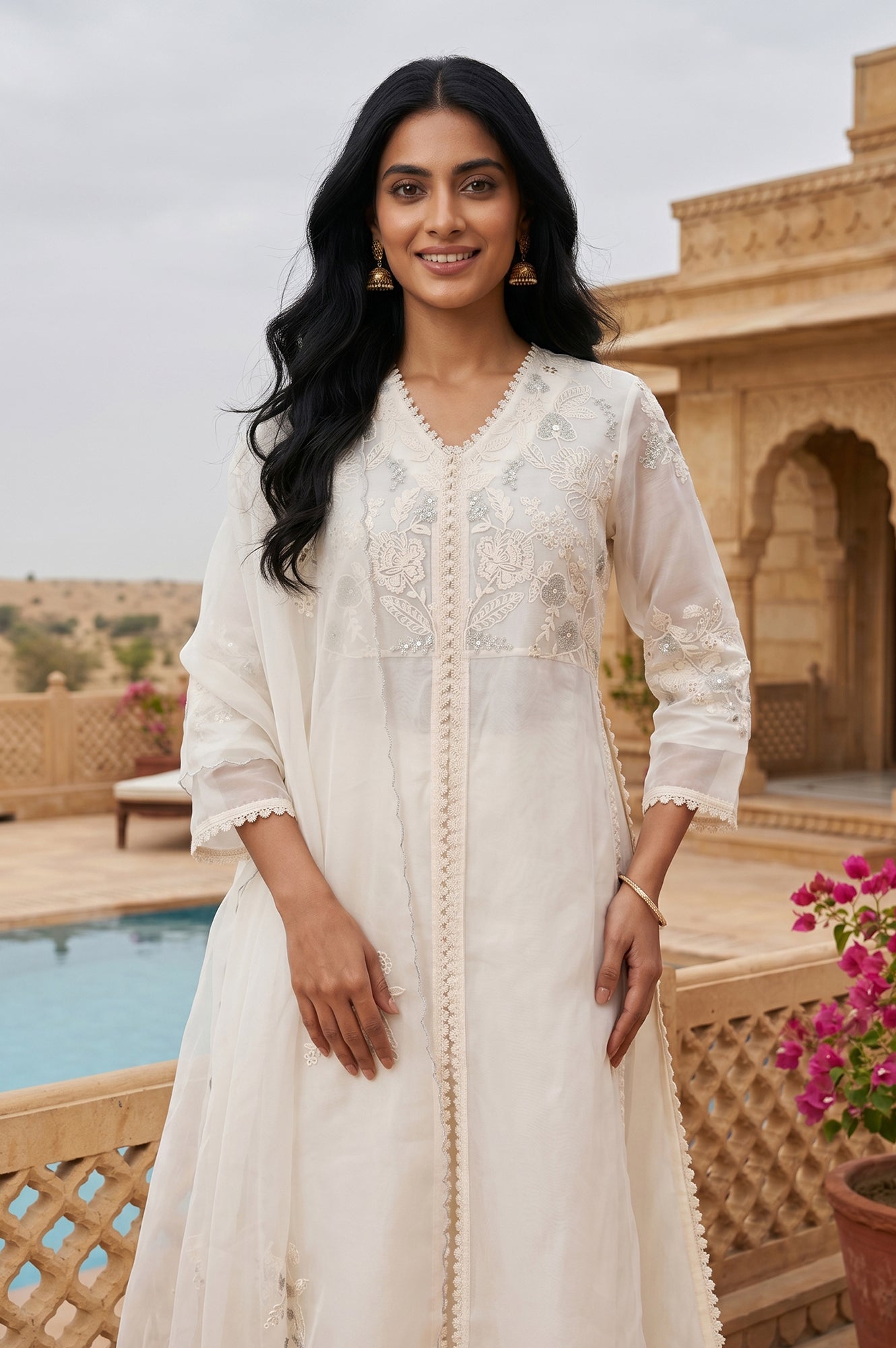 Off White Thread Embroidered Straight Kurta With Straight Pants And Dupatta Set