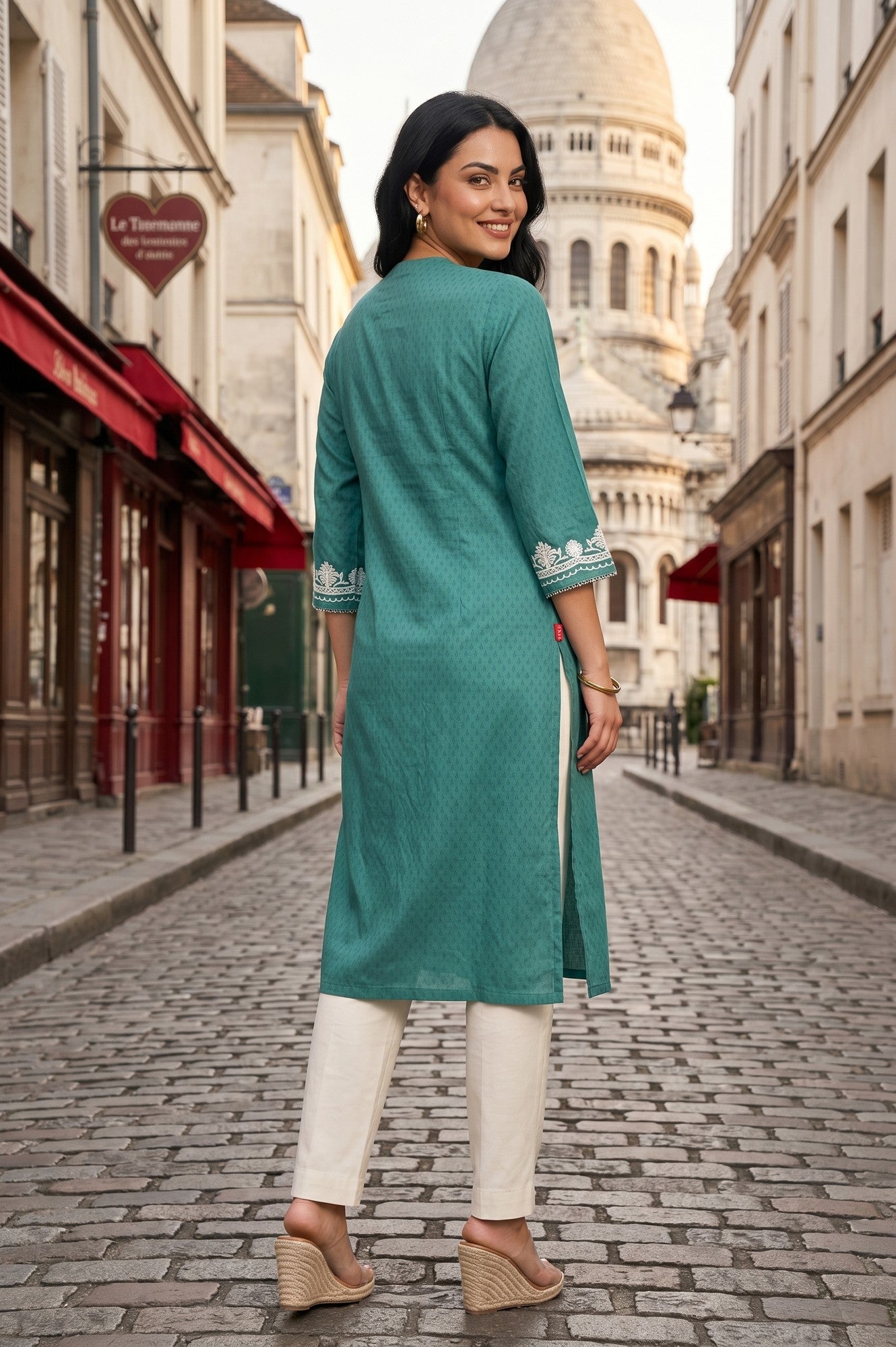 Green Embroidered Rayon Straight Kurta