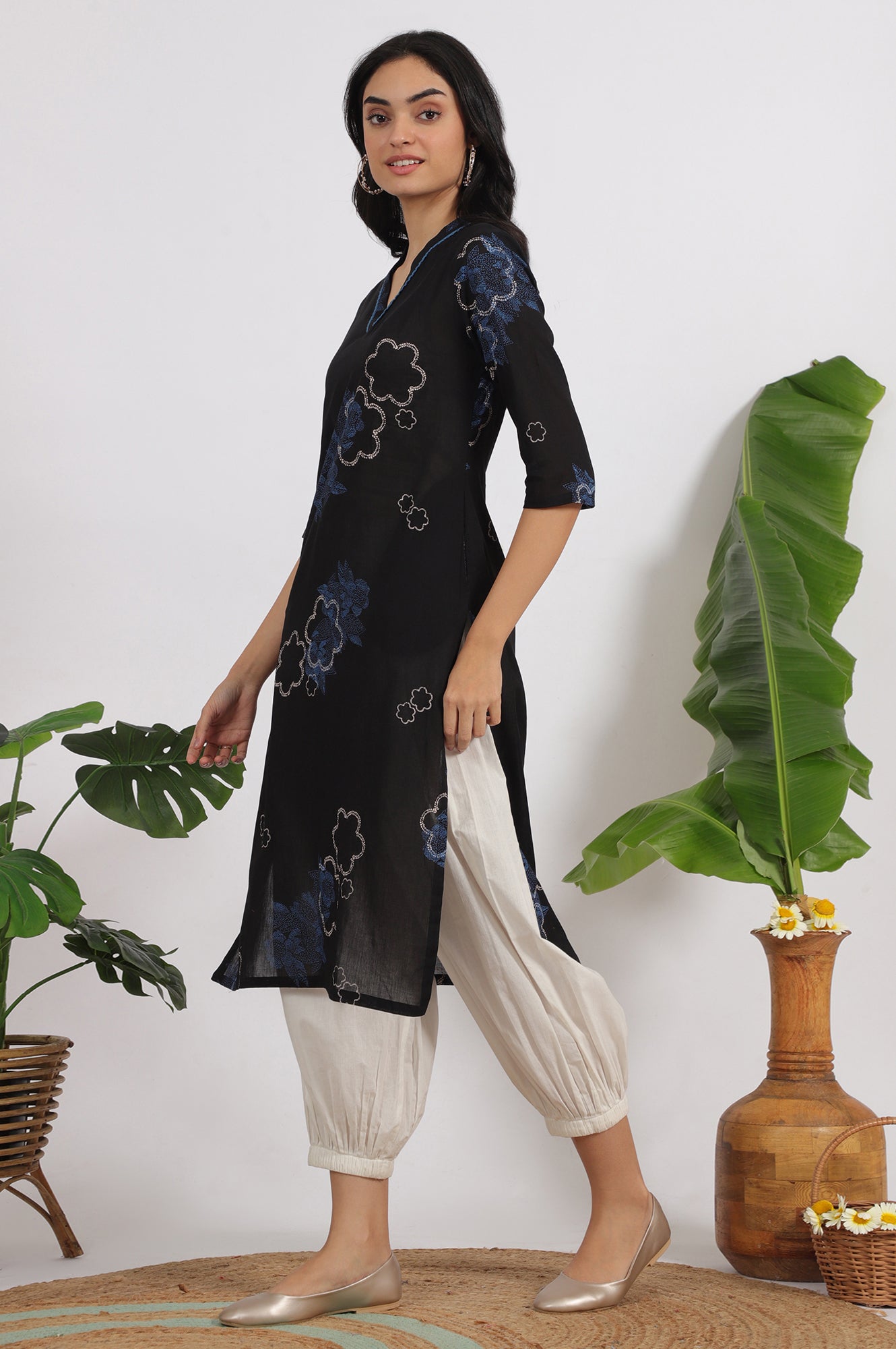 Black Bold Floral Printed Pure Cotton Straight Kurta with Lace