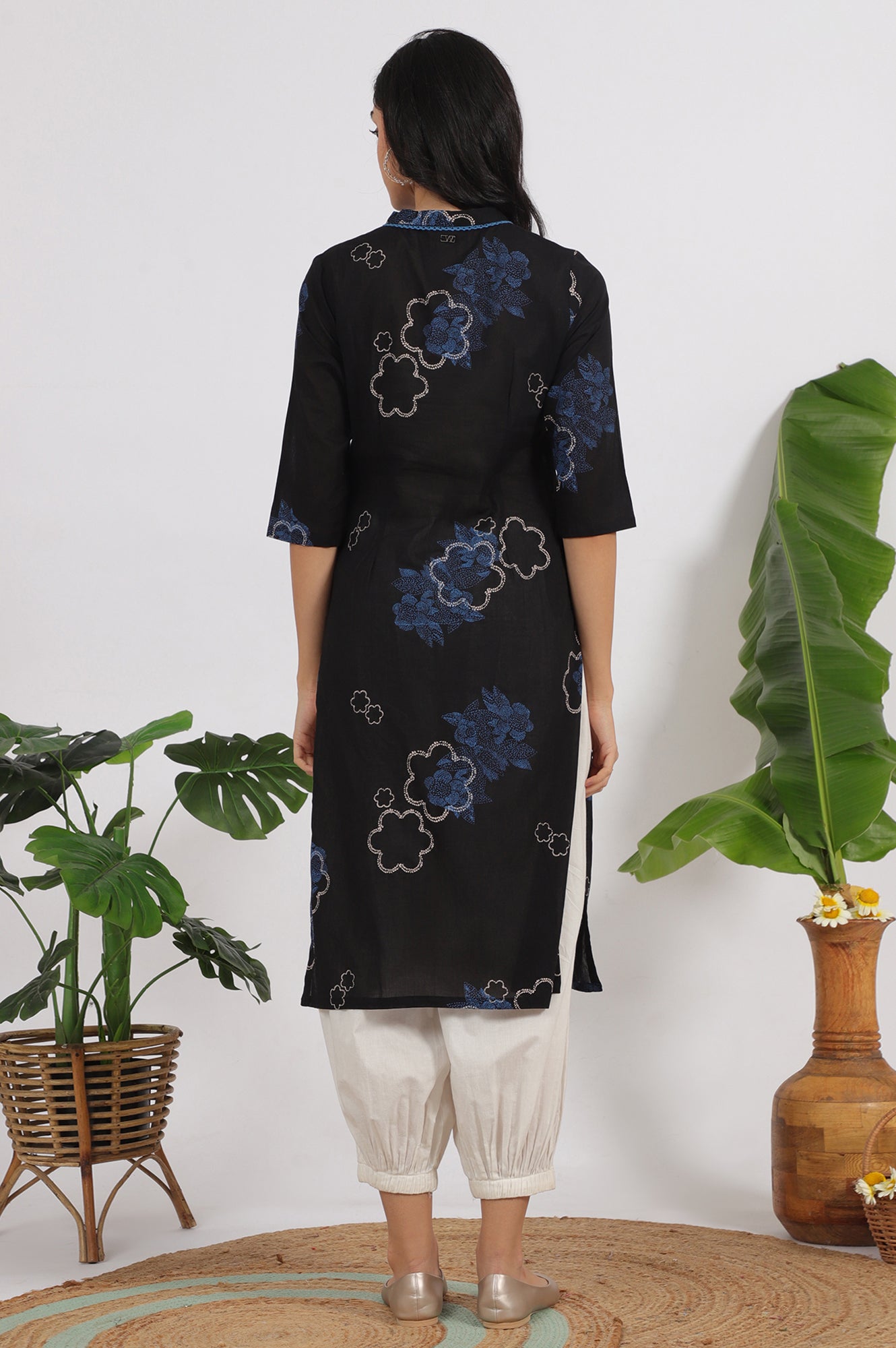 Black Bold Floral Printed Pure Cotton Straight Kurta with Lace