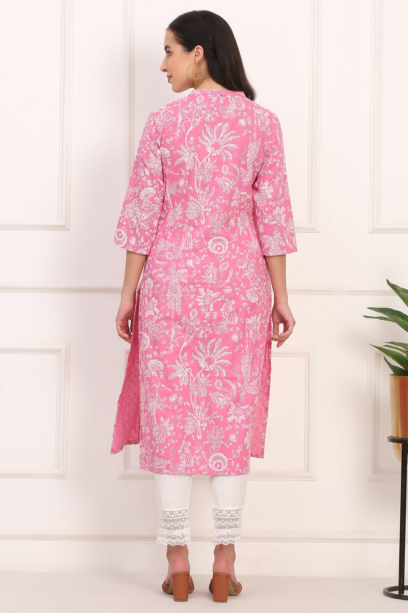Pink Floral Printed Lurex-Embellished Straight Cotton Lurex Kurta
