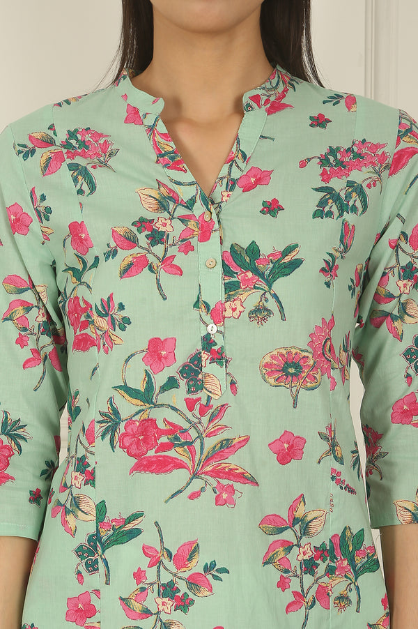 Mint Green Floral Printed Cotton Straight Kurta