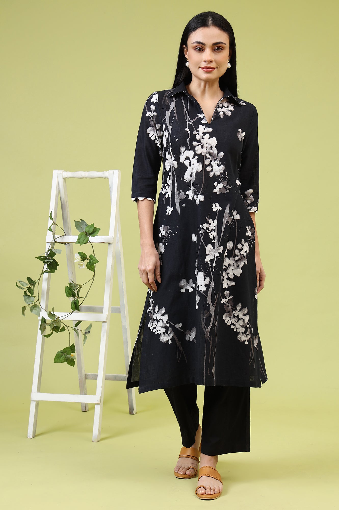 Black Floral Printed Pure Cotton Straight Kurta