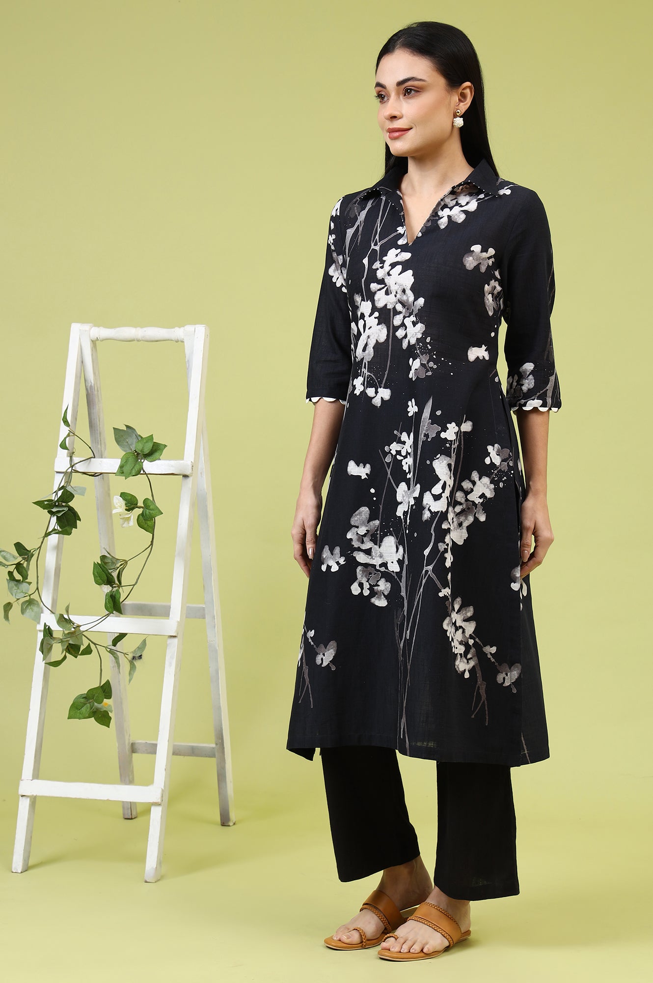 Black Floral Printed Pure Cotton Straight Kurta