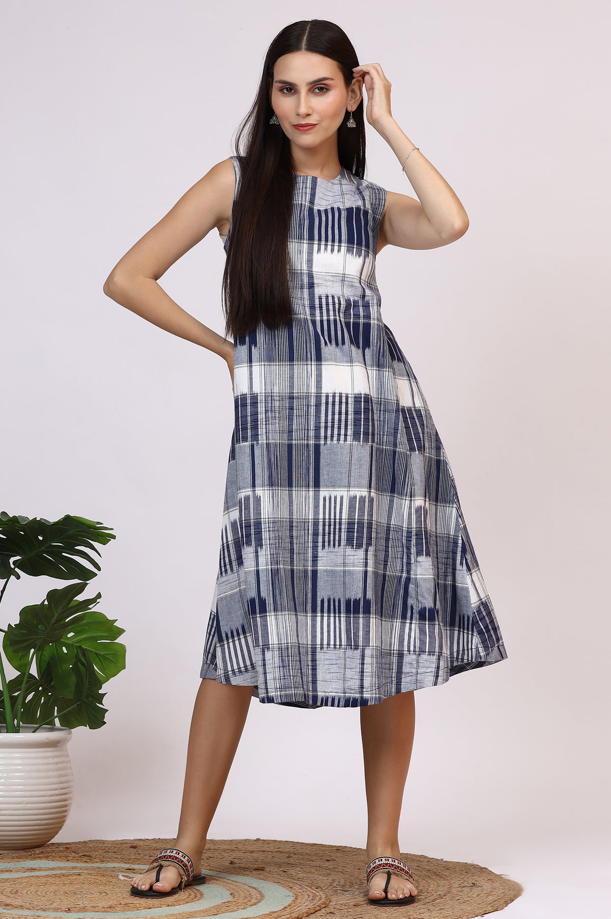 White and Blue Ikkat Pure Cotton Sleeveless Trapeze Dress - XS