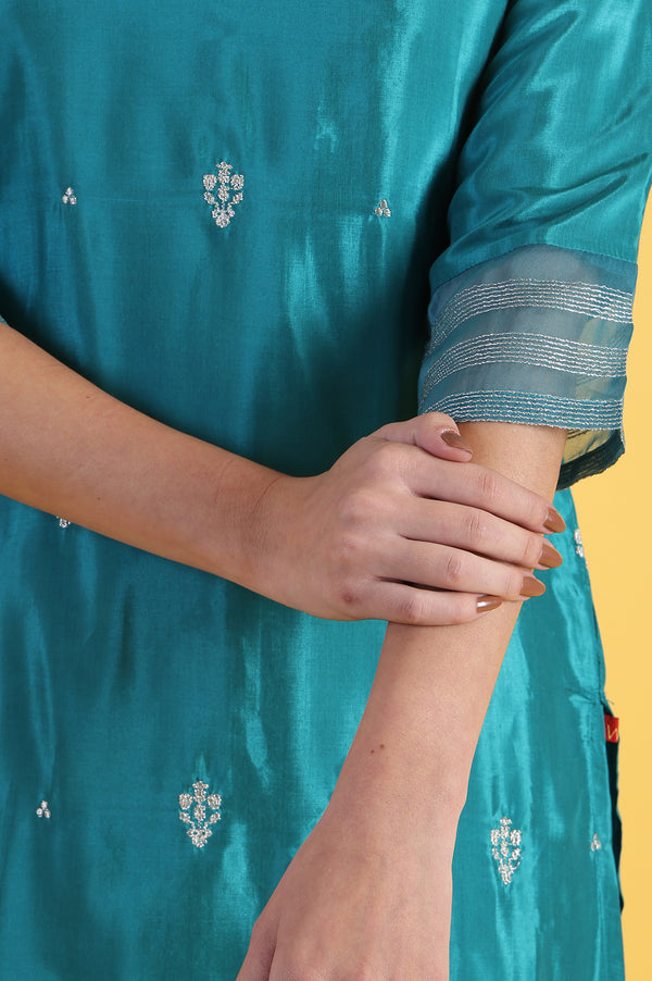 Green Embroidered Festive Rayon Straight Kurta with Keyhole Neck and Sequin Embellishments