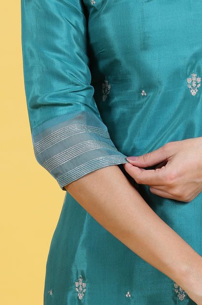 Green Embroidered Festive Rayon Straight Kurta with Keyhole Neck and Sequin Embellishments