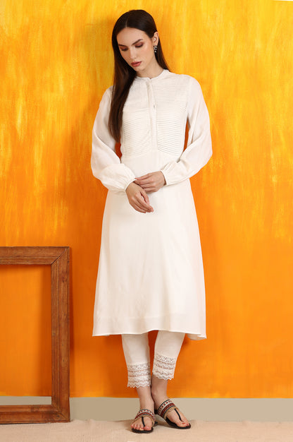 White Solid Pleated Yoke Moss Textured Straight Kurta
