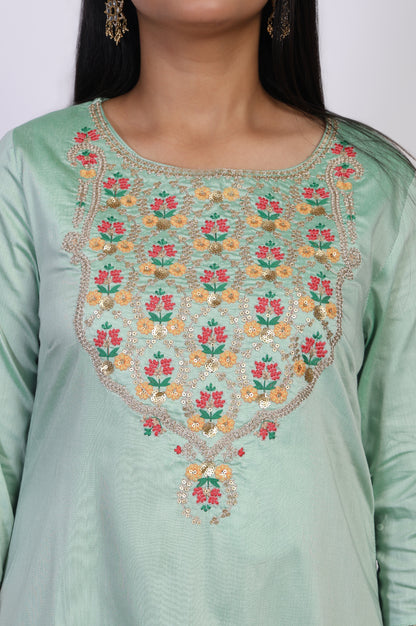 Green Embroidered Straight Kurta