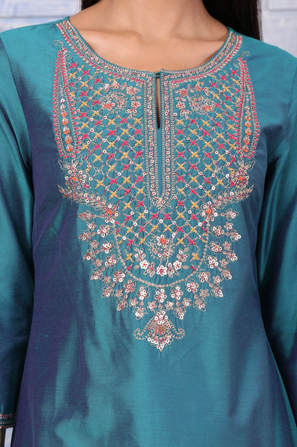 Green Metallic Embroidered Straight Kurta