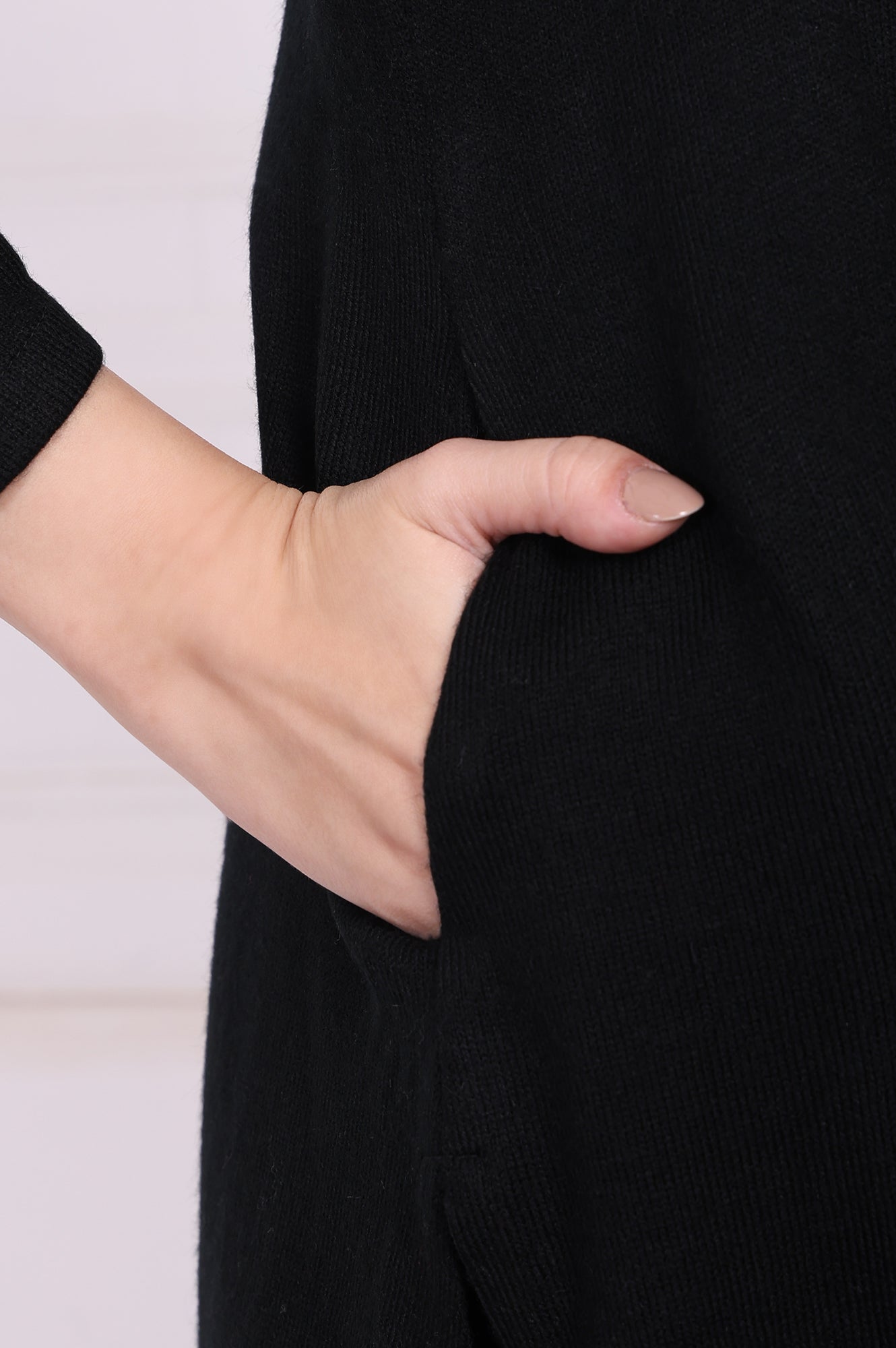 Black Embroidered Straight Acrylic Winter Kurta