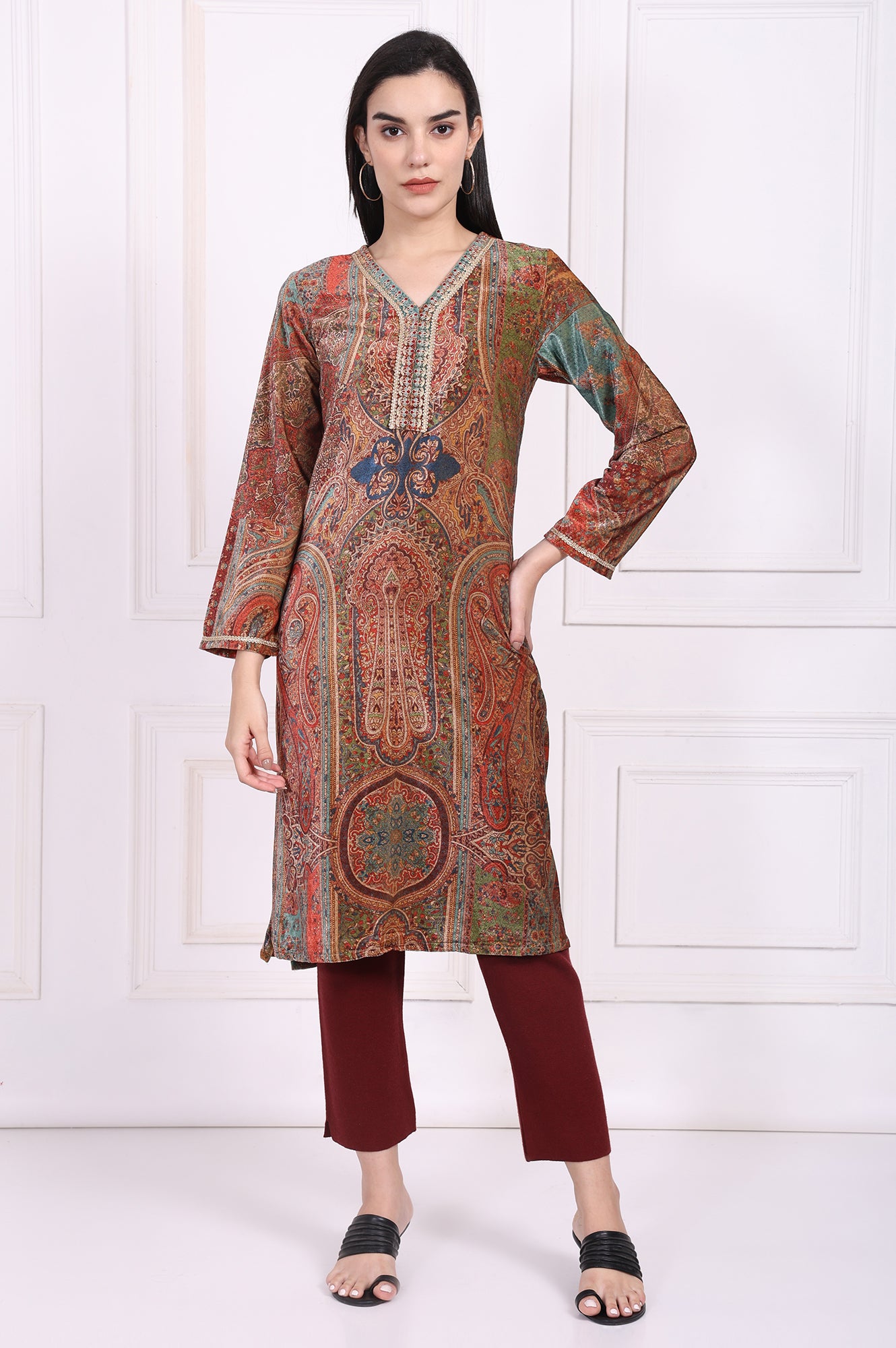 Maroon Paisley Embellished Straight Kurta