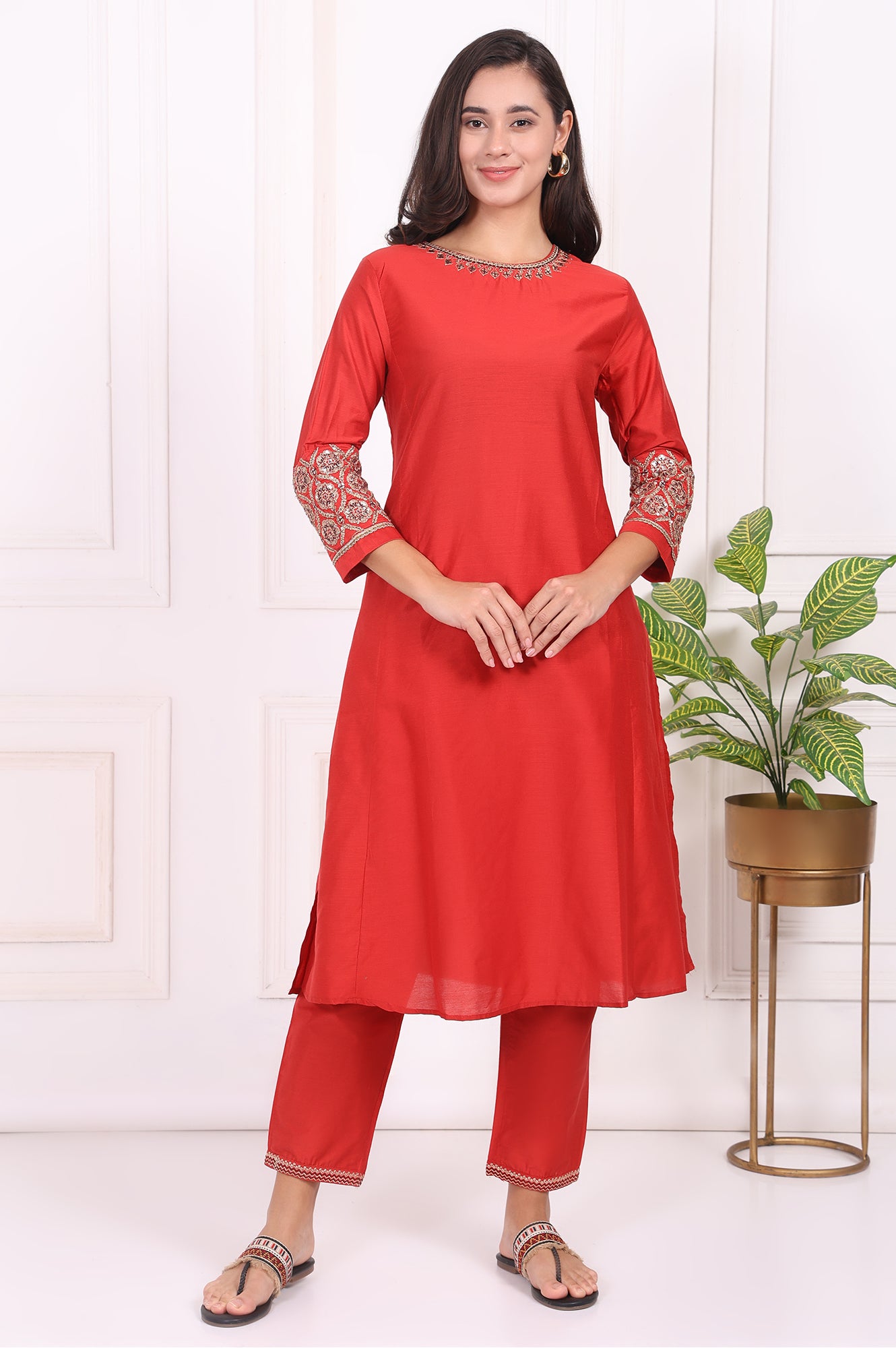 Red Solid Metallic Embroidered Straight Kurta