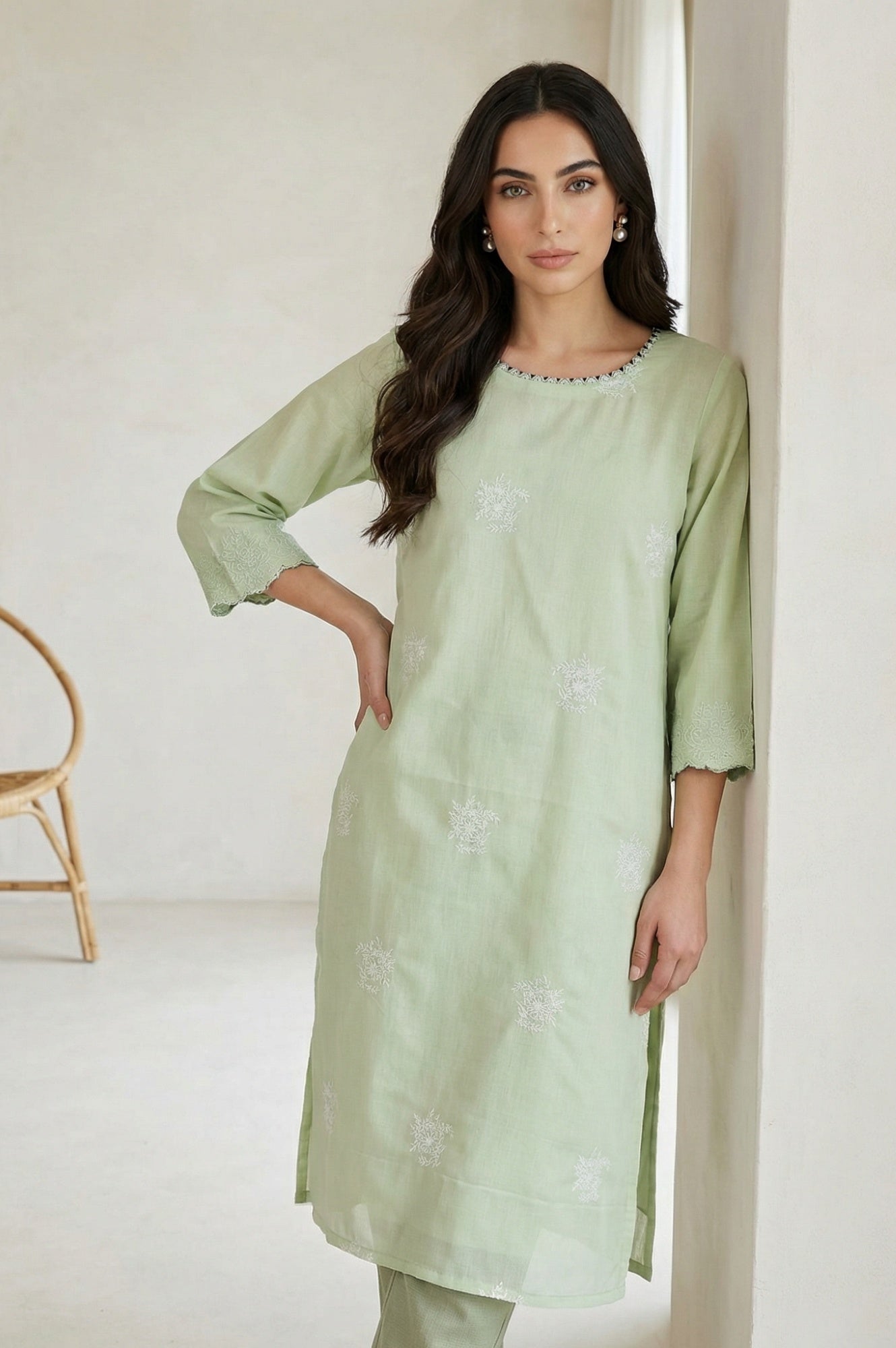 Sea Green Thread Embroidered Straight Kurta