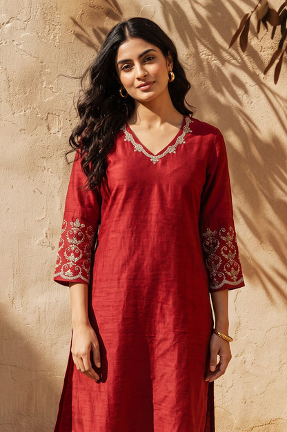 Maroon Embroidered Sequin Straight Kurta