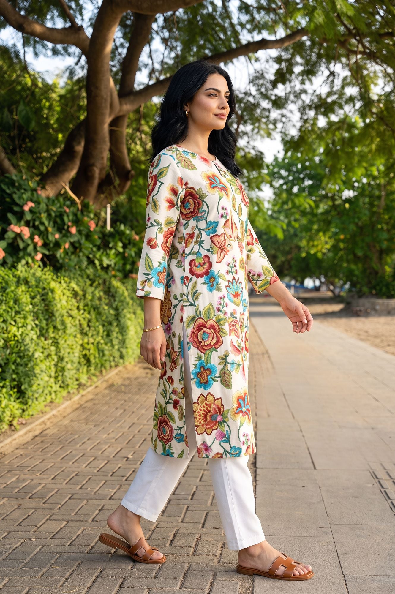 Off White Floral Printed Straight Kurta