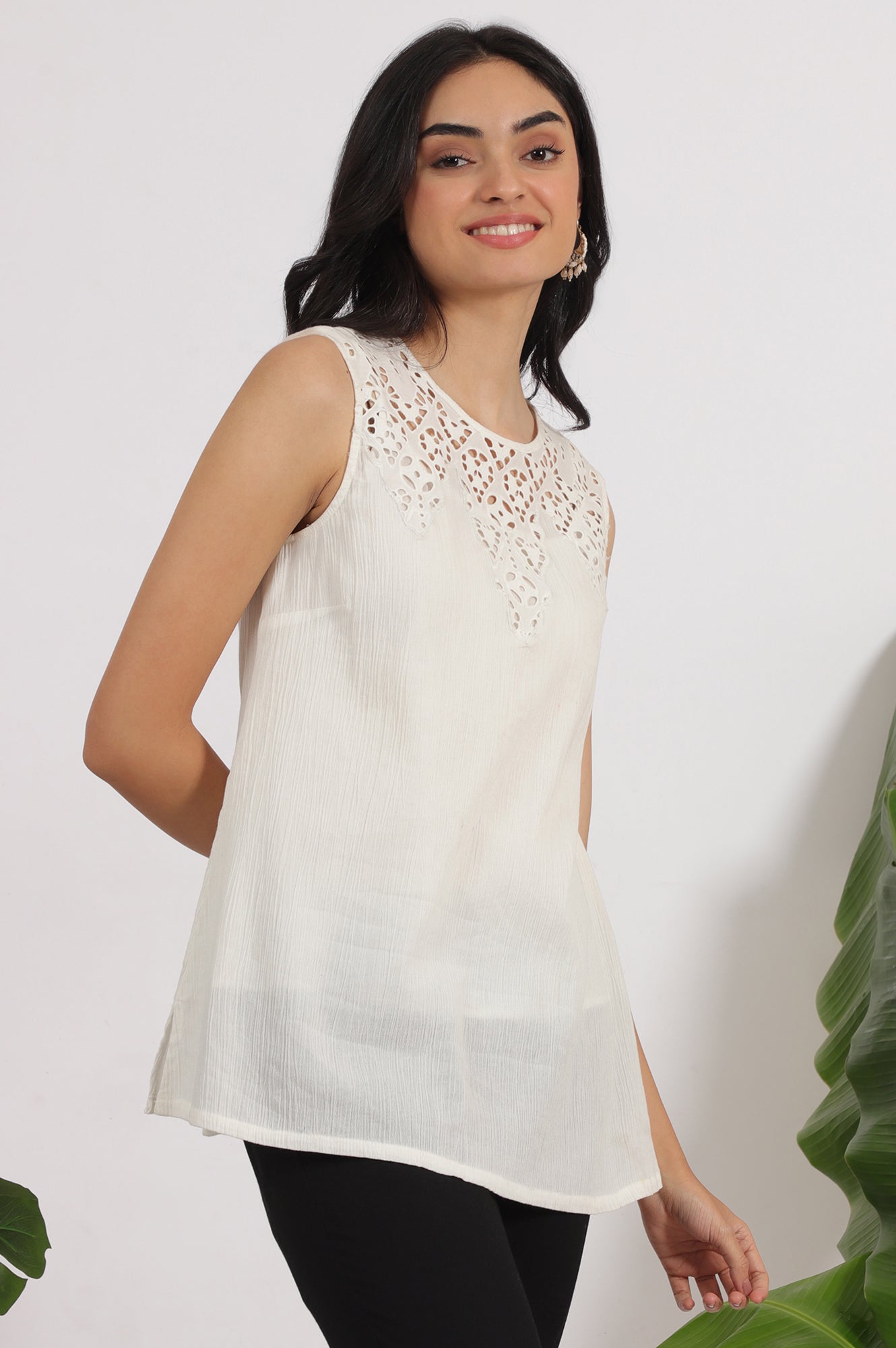 White Cotton Crinkle Top with Schiffli Detail on Neck