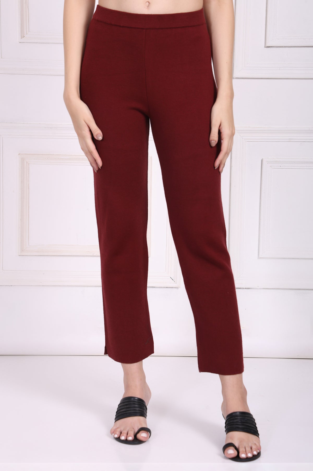 Maroon Solid Straight Pant - S