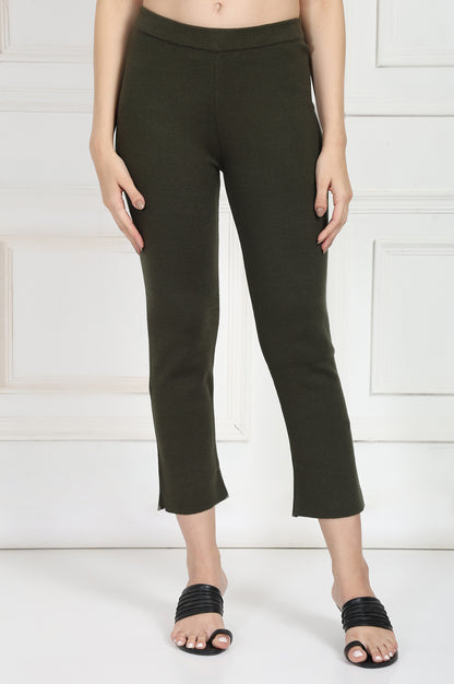 Olive Solid Blend Mid Rise Ankle Length Slim Fit Straight Pants