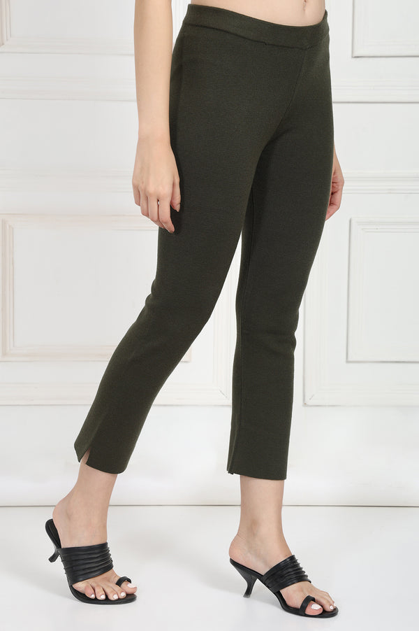 Olive Solid Blend Mid Rise Ankle Length Slim Fit Straight Pants