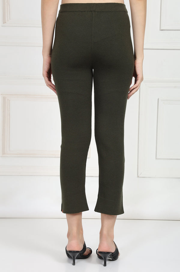 Olive Solid Blend Mid Rise Ankle Length Slim Fit Straight Pants