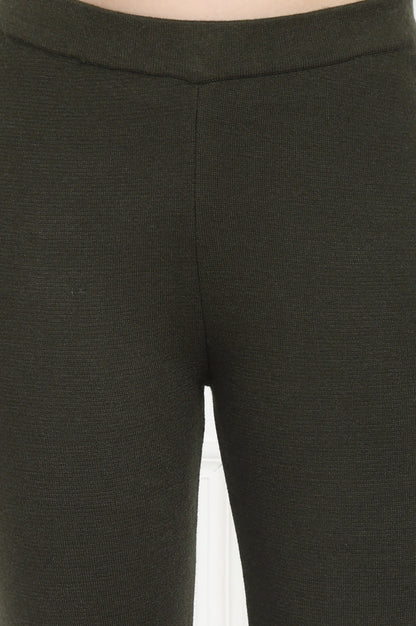 Olive Solid Blend Mid Rise Ankle Length Slim Fit Straight Pants