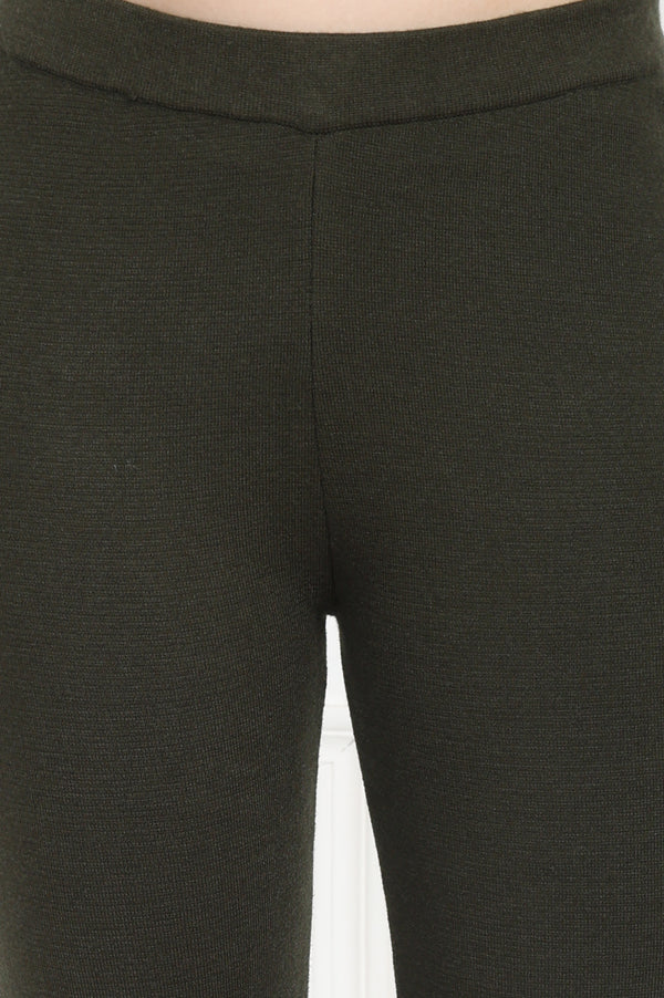 Olive Solid Blend Mid Rise Ankle Length Slim Fit Straight Pants