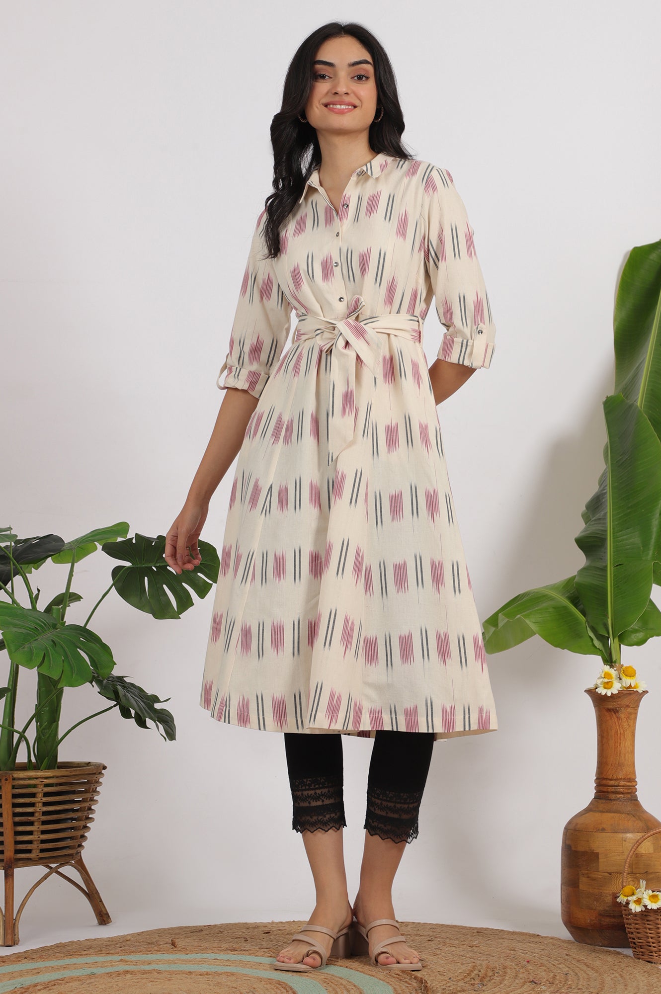 Black Solid Cotton Flax Slim Pants with Lace