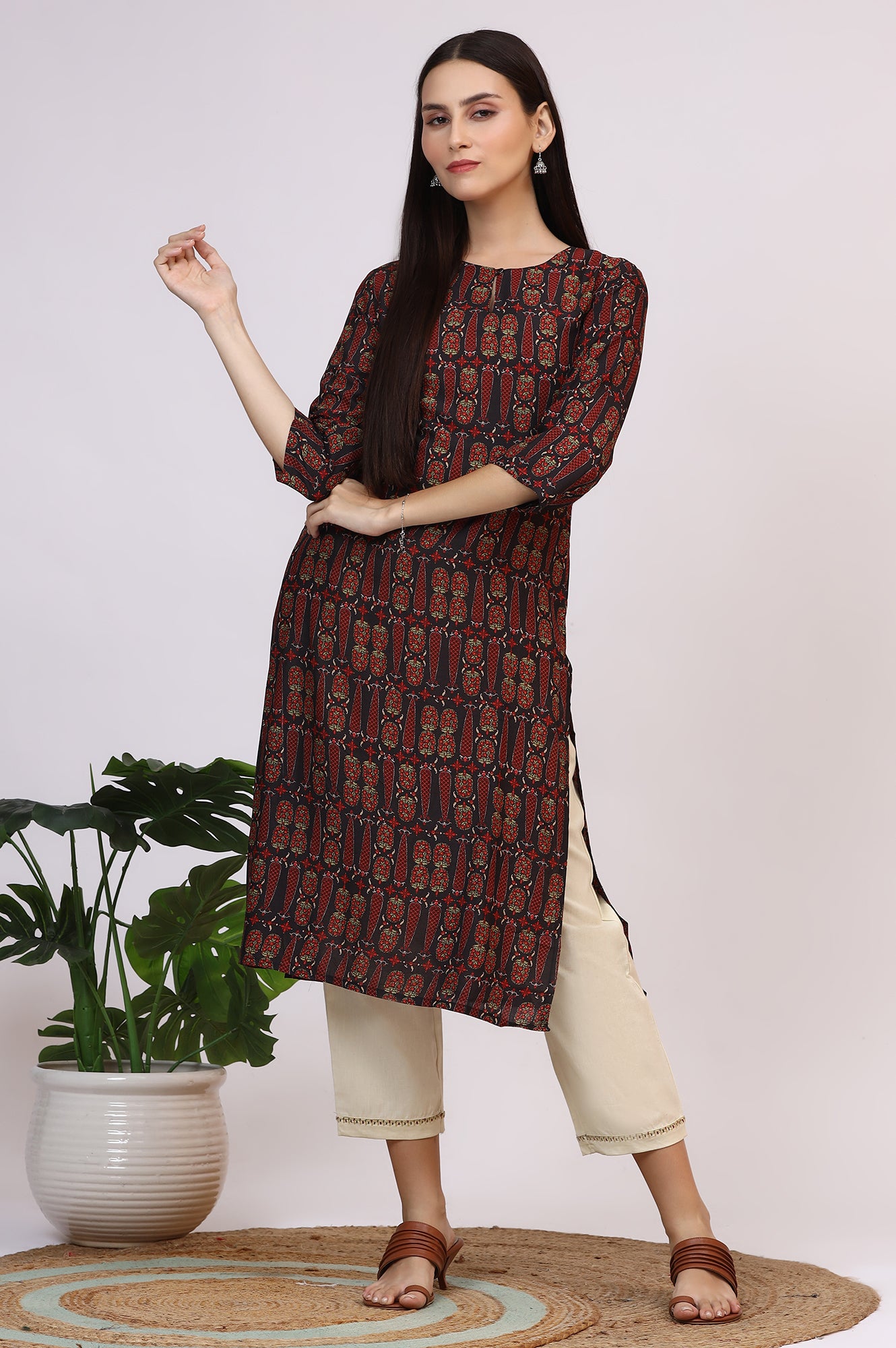 Off-White Solid Cotton Flax Straight Pants with Embroidered Hemline