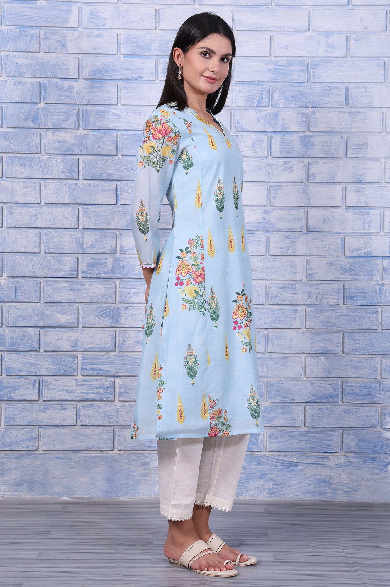 Off White Lace Pure Cotton Mid Rise Ankle Length Straight Pant