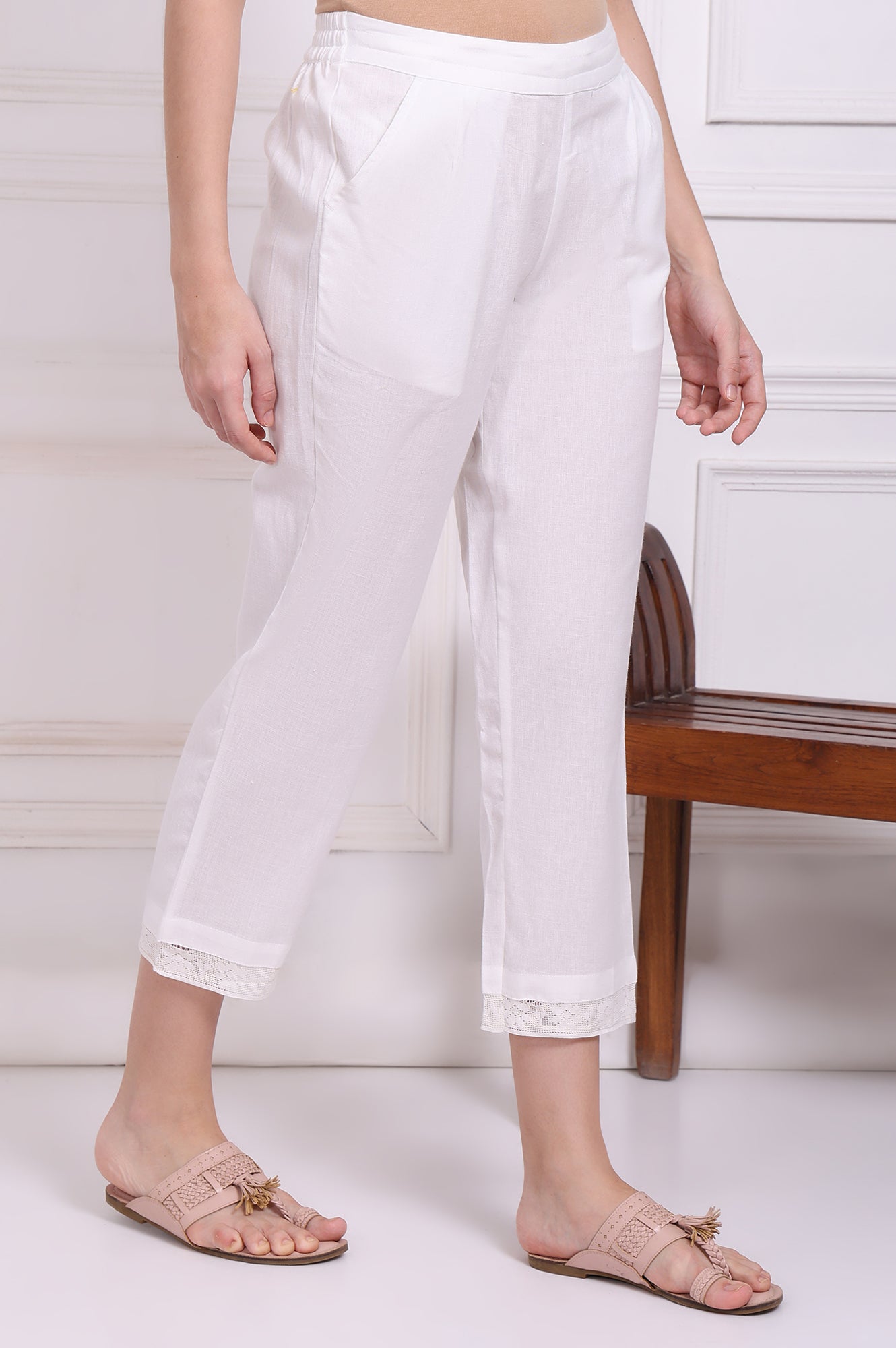 White Solid Cotton Flax Straight Pants in Mid-rise