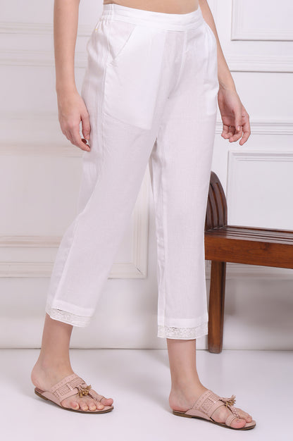 White Solid Cotton Flax Straight Pants in Mid-rise