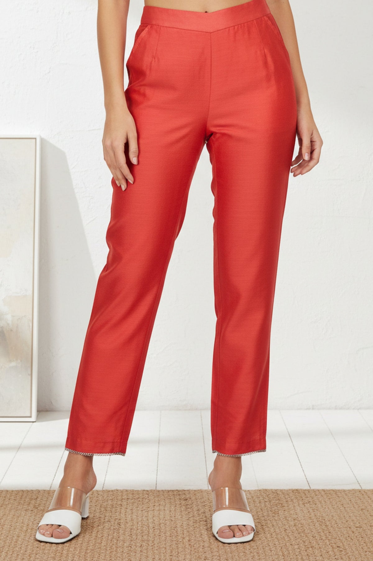 Red Solid Straight Fit Ankle Length Straight Pants - S