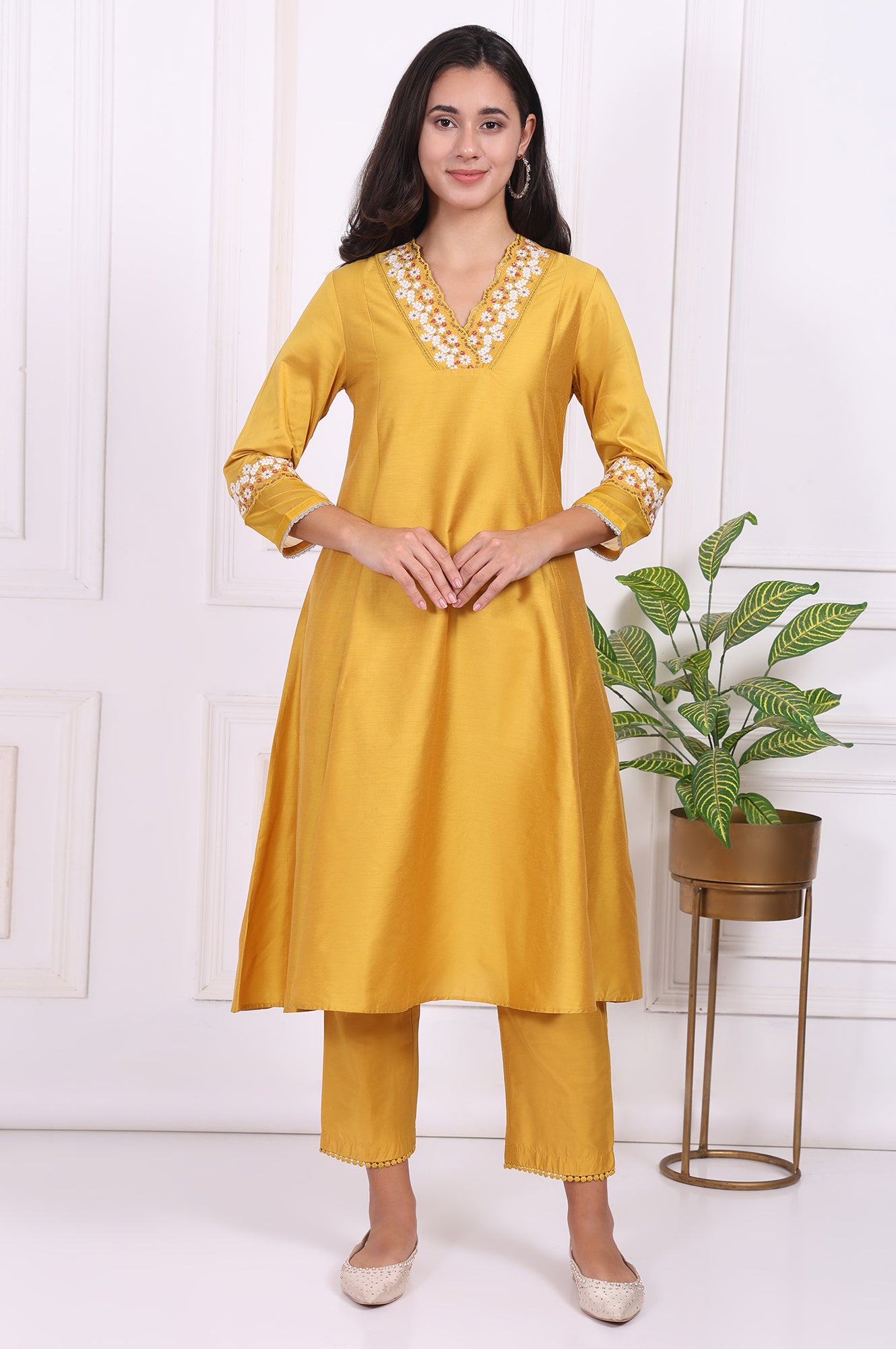 Yellow Solid Ankle Length Straight Pants