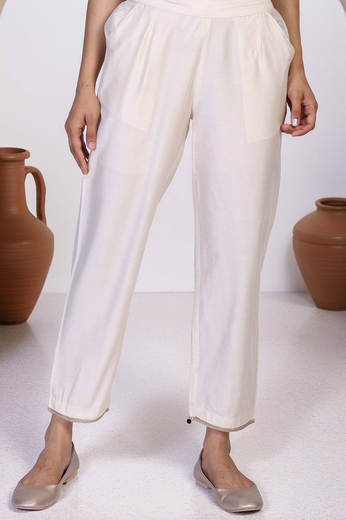 Off White Solid Tape Straight Rayon Pant - S